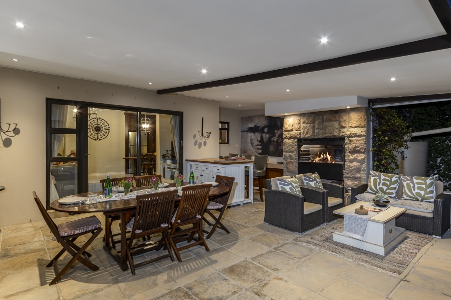 5 Bedroom Property for Sale in De Wijnlanden Residential Estate Western Cape